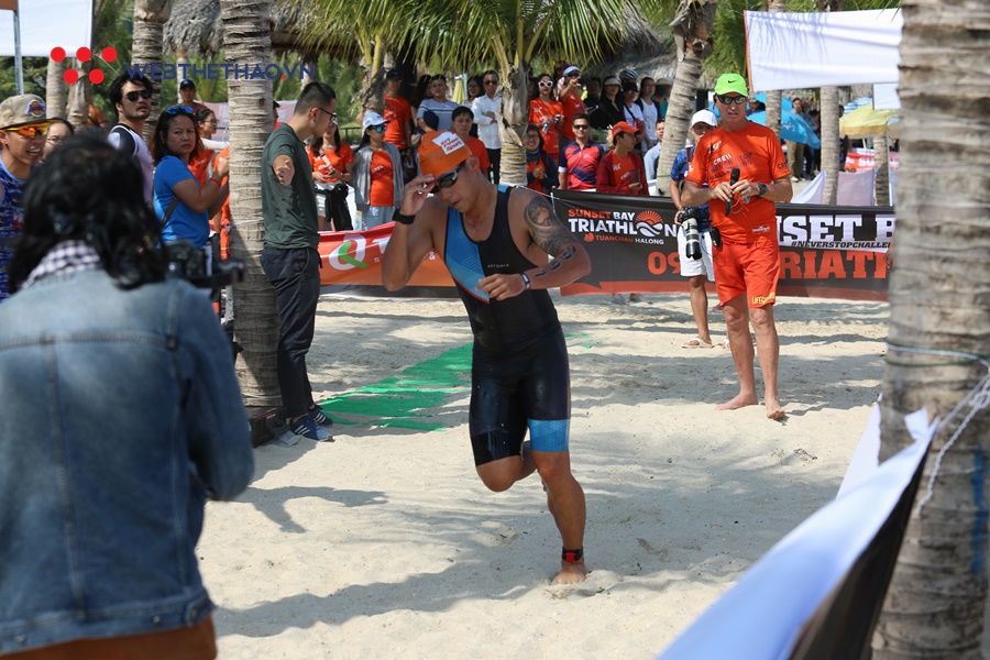 “Rái cá” tuyển thủ SEA Games 30 áp đảo đường đua Sunset Bay Triathlon 2019